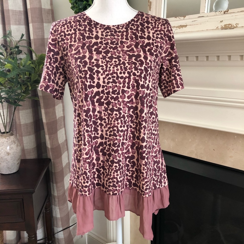 LOGO Lori Goldstein XS Short Sleeve Tee